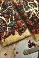 Wiosenna pizza z botwinką i boczkiem