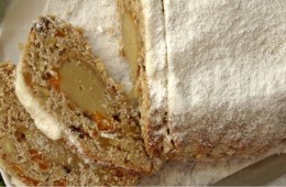 Stollen z marcepanem i bakaliami (bez glutenu)