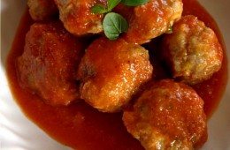 Klopsiki w sosie pomidorowym lub grzybowym (bez glutenu)