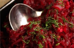 Sałatka z pieczonych czerwonych buraków z boczkiem (bez glutenu)