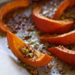 Pieczona dynia Hokkaido z orzechami (bez glutenu)