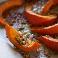 Pieczona dynia Hokkaido z orzechami (bez glutenu)