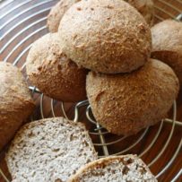 Delikatne bułki migdałowe (bez glutenu)